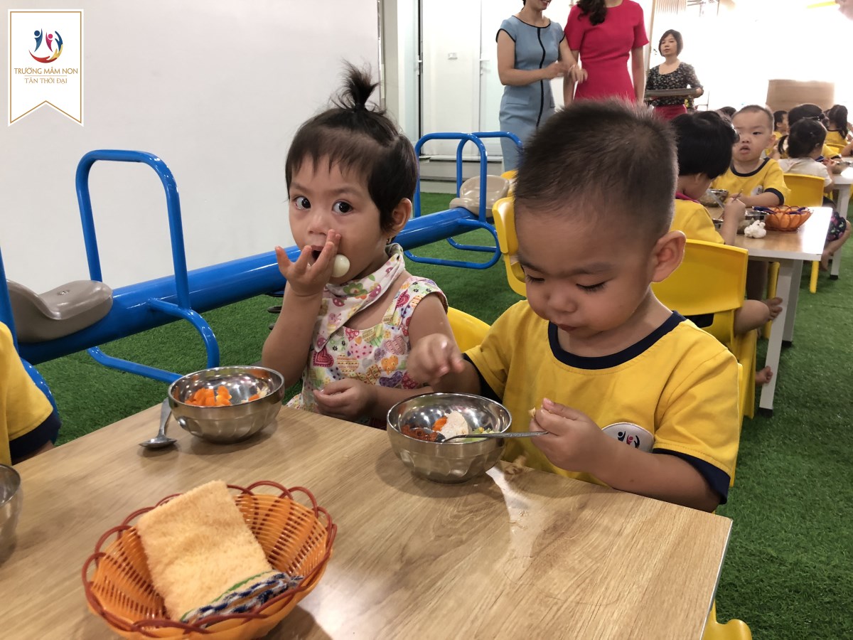 Tiệc đứng buffet ngày 07/09/2018 của các bé Trường Mầm non Tân Thời Đại cơ sở Nguyễn Xiển