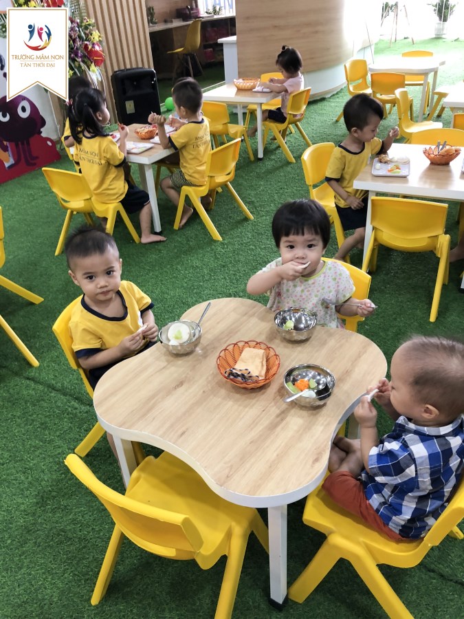 Tiệc đứng buffet ngày 07/09/2018 của các bé Trường Mầm non Tân Thời Đại cơ sở Nguyễn Xiển