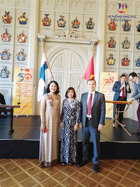 Giáo dục Tân Thời Đại tham dự Lễ kỉ niệm 50 năm thiết lập quan hệ ngoại giao Việt Nam - Phần Lan