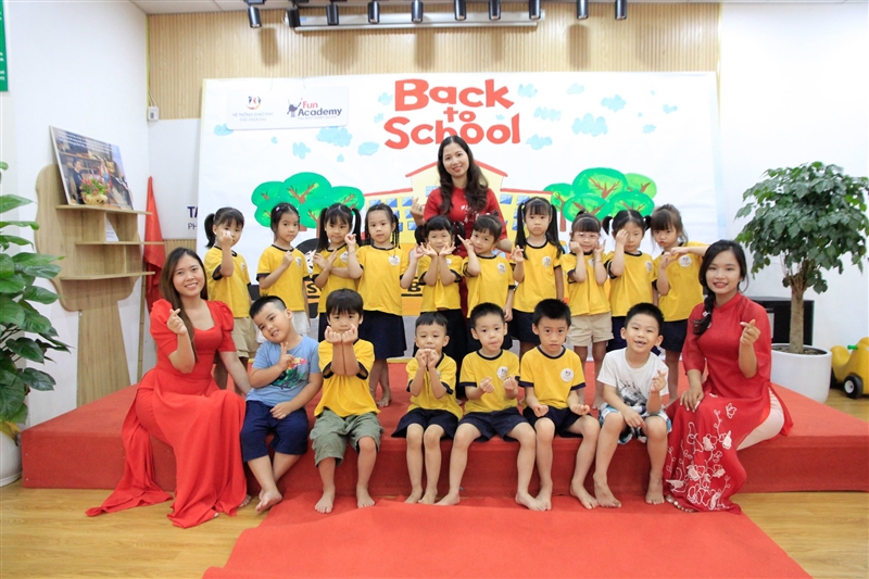 Hạnh phúc ngày "Back To School" của các Phi hành gia nhí Tân Thời Đại - Fun Academy 