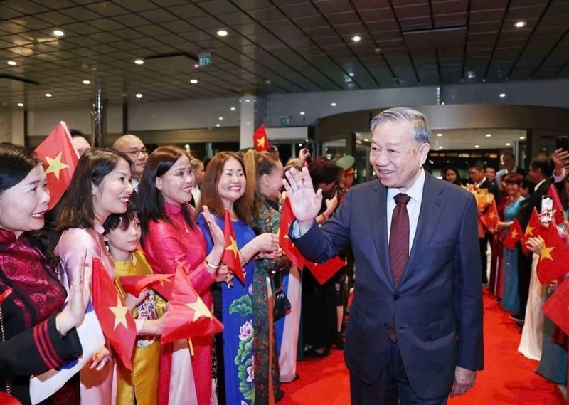 HTGD TÂN THỜI ĐẠI VINH DỰ HIỆN DIỆN TRONG BUỔI GẶP GỠ CỦA TBT TÔ LÂM VỚI DU HỌC SINH VN TẠI PHẦN LAN